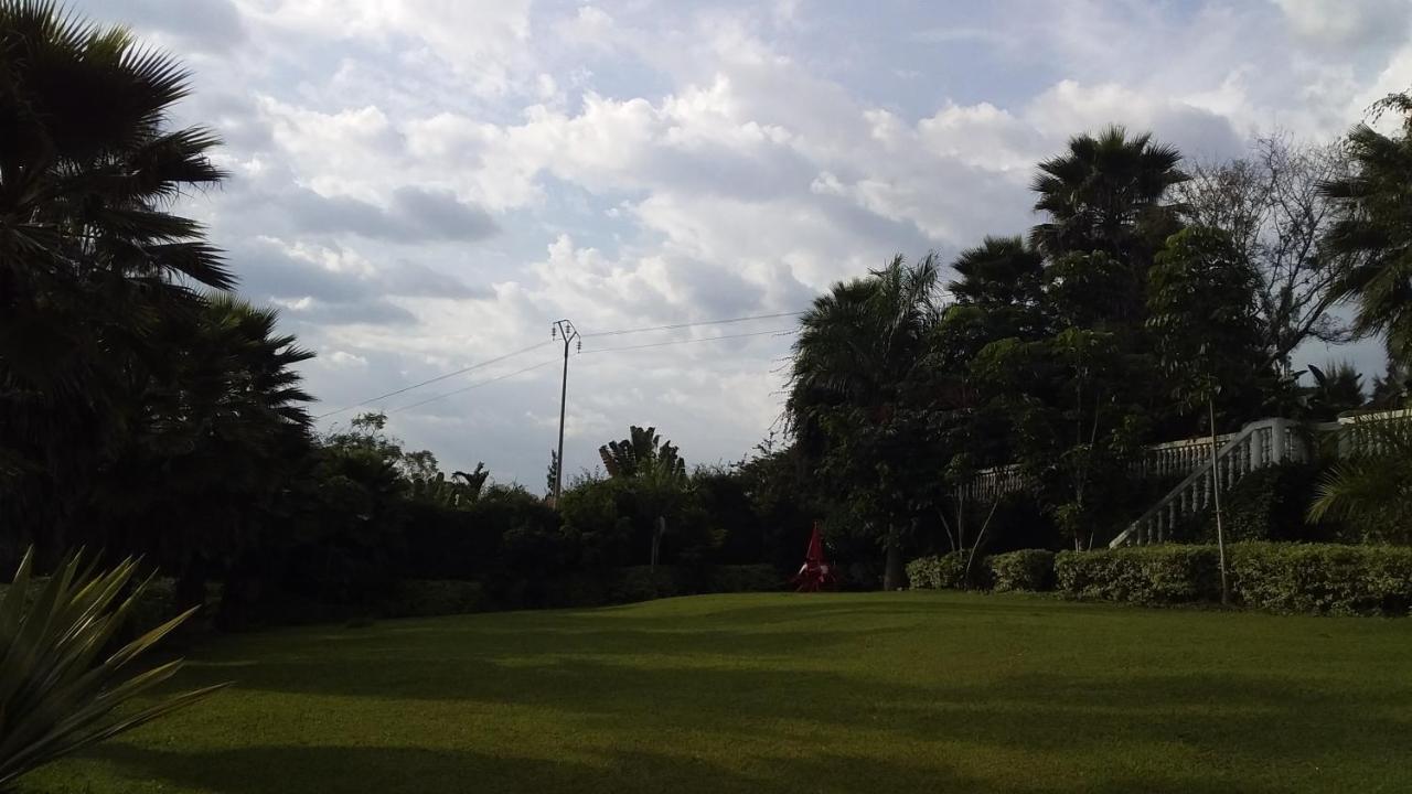 Random Park Hotel Kigali Exterior photo