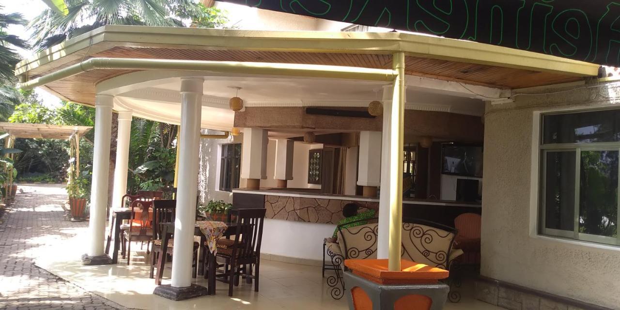 Random Park Hotel Kigali Exterior photo