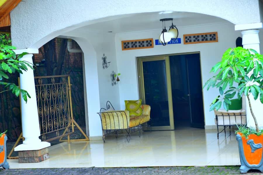 Random Park Hotel Kigali Exterior photo